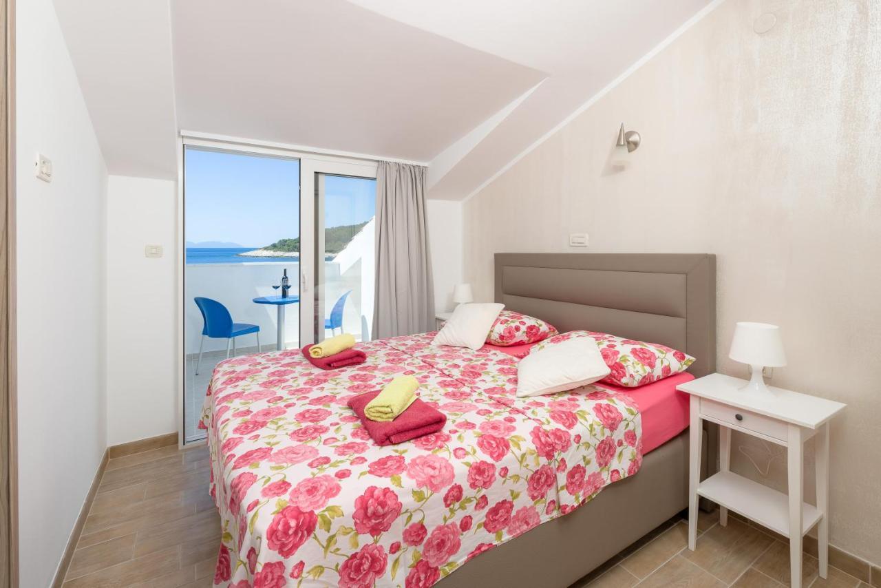 Luxury Bellavista Amazing Sea Holidays With Private Beach & Parking มิลนา ภายนอก รูปภาพ