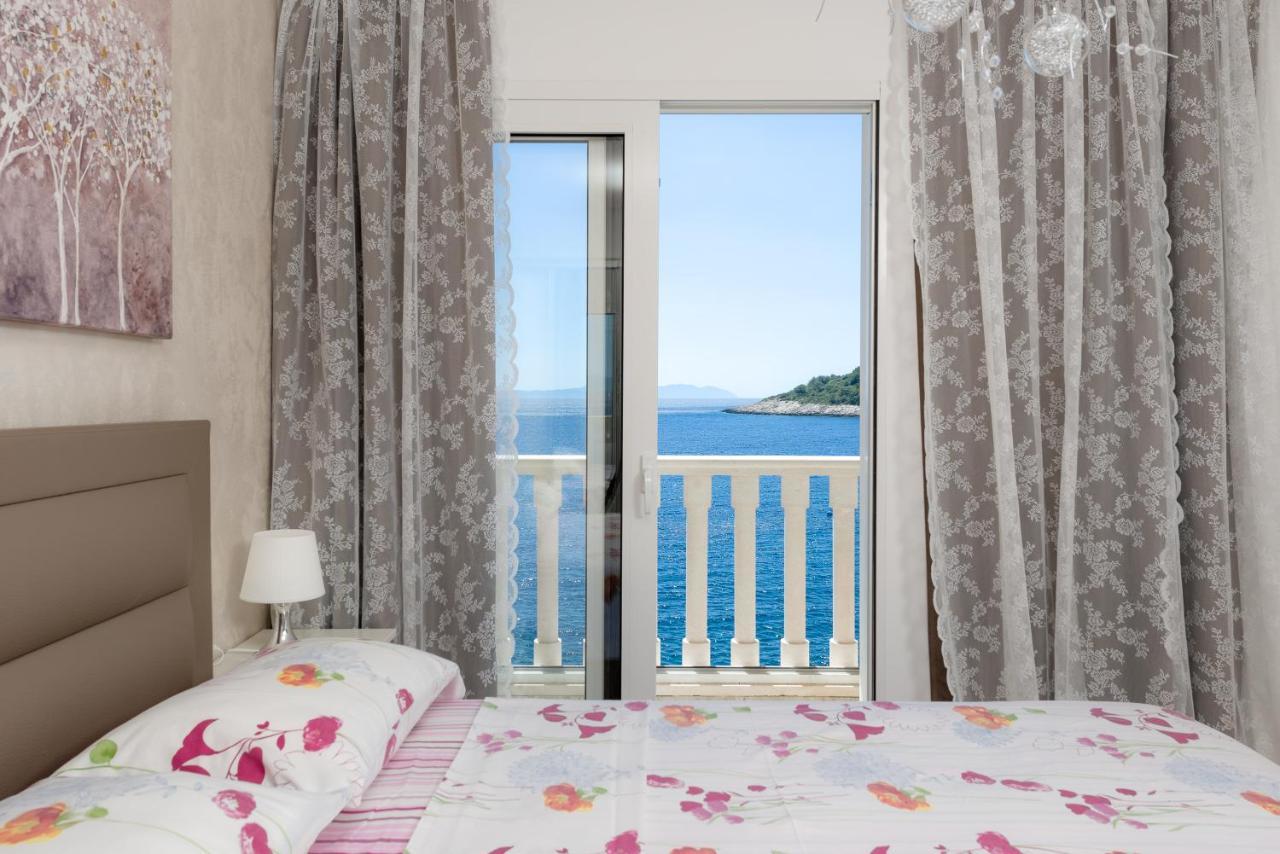 Luxury Bellavista Amazing Sea Holidays With Private Beach & Parking มิลนา ภายนอก รูปภาพ