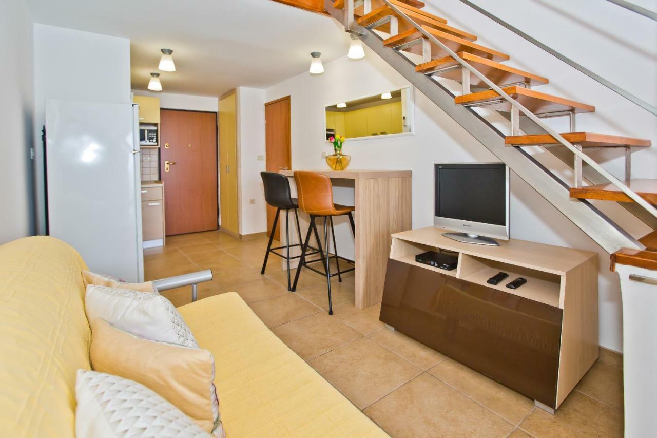 Luxury Bellavista Amazing Sea Holidays With Private Beach & Parking มิลนา ภายนอก รูปภาพ